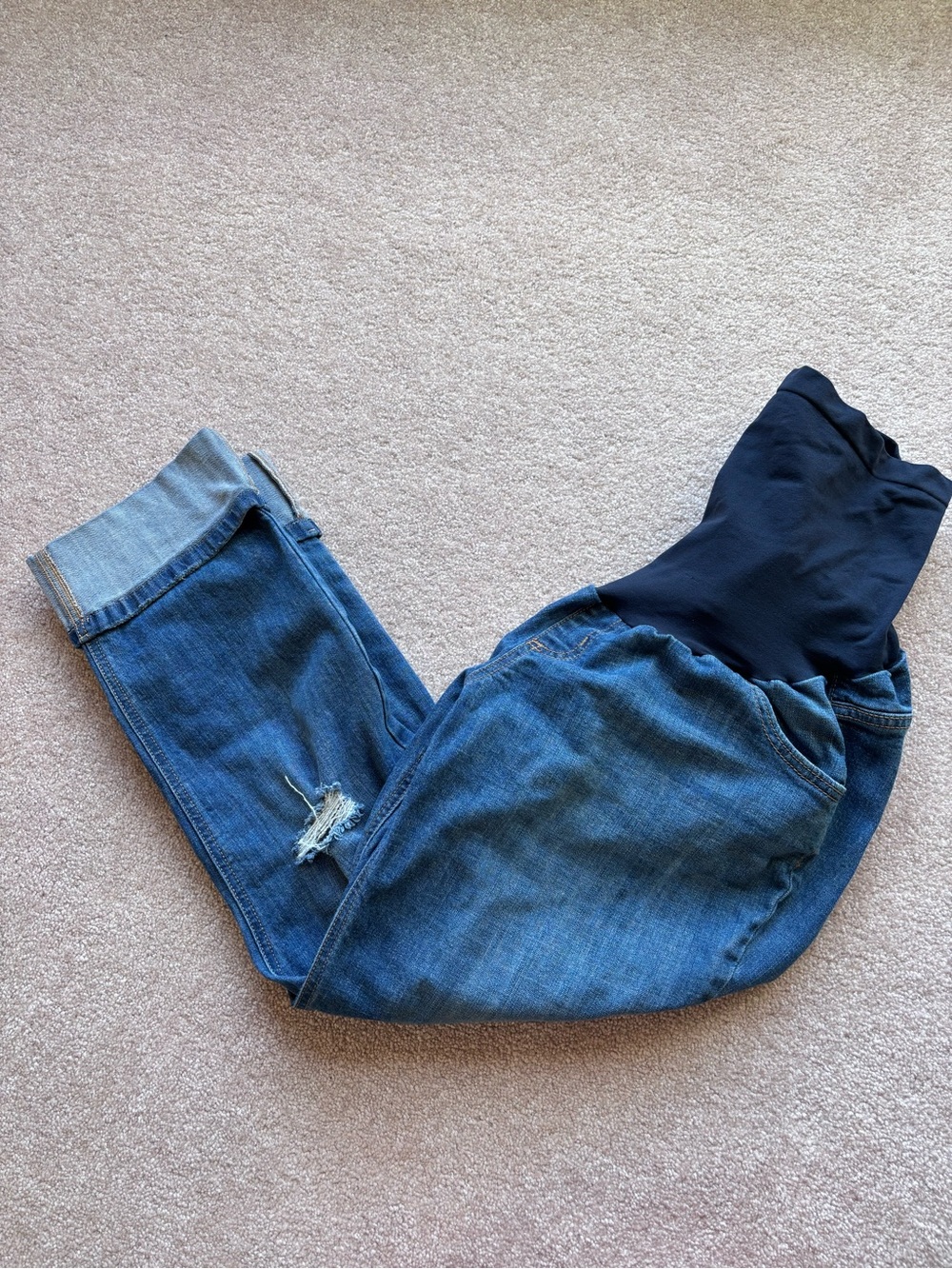 Maternity denim cropped/ capri-distressed details